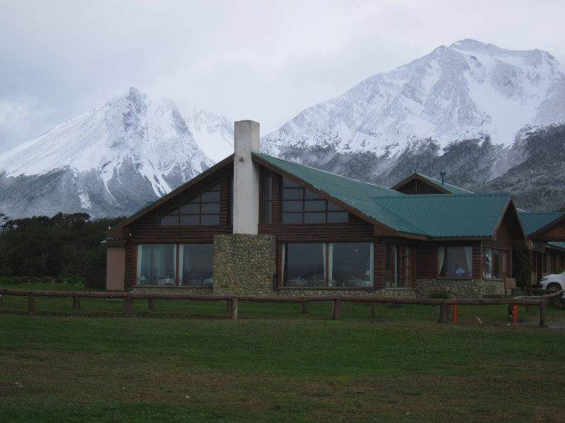 Our hotel in Ushuaia is magnificently located on the shores of the Beagle Channel.