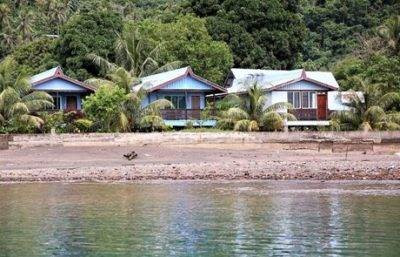 Maringe Lodge is located on the shores of an extensive lagoon. 