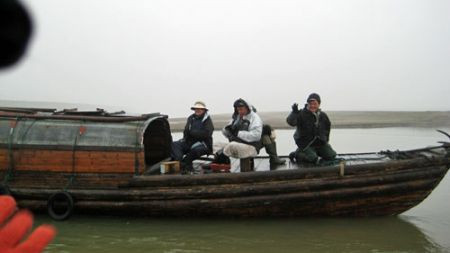 Poyang Hu is a major destination, reached by taking small boats down a tributary of the Yangtze River.