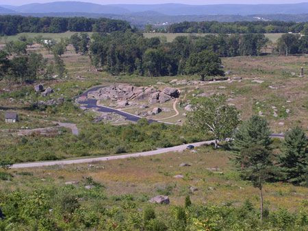 Devil's Den lies to the southwest of Gettysburg's strategic Little Round Top.  
